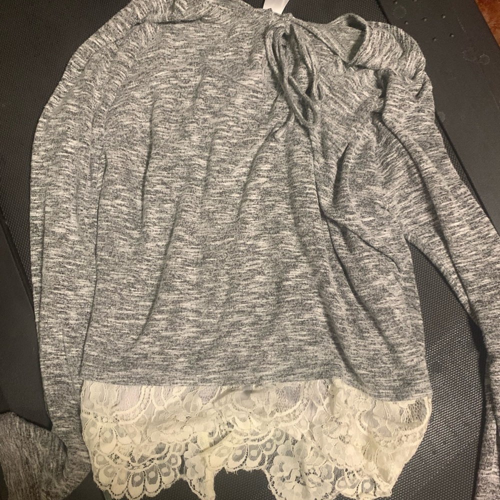 boutique shirt! size xl but fits like a Large. grey longsleeve